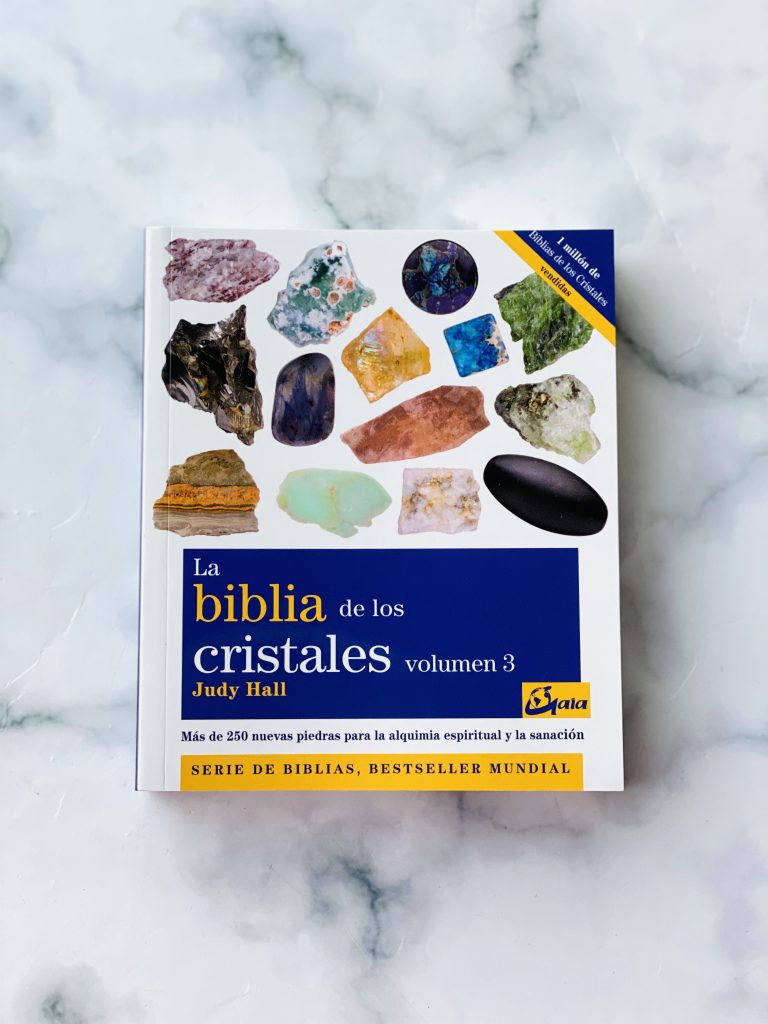 La Biblia de los Cristales Volumen 3 – Piedras naturales y amuletos