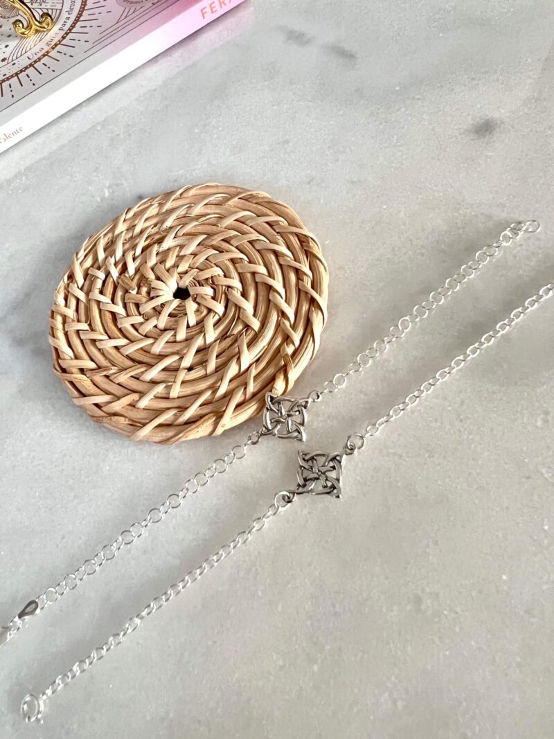 Pulsera Nudo de bruja 23k