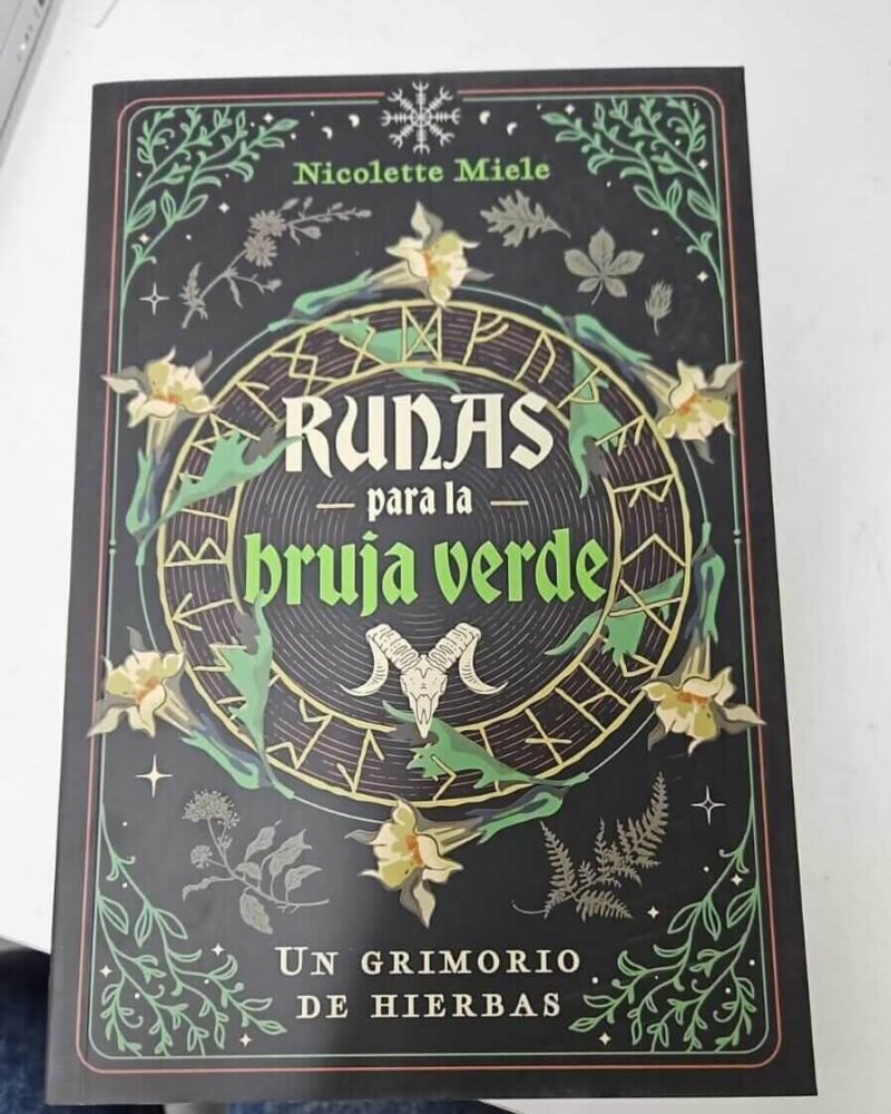 Libro Runas para la Bruja Verde