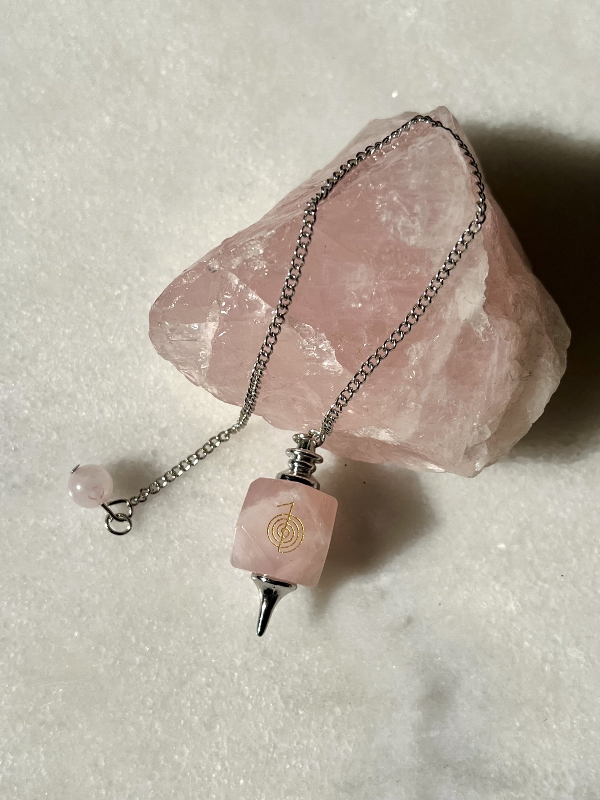 Péndulo Cho Ku Rei de Cuarzo Rosa Romboidal - Imagen 2