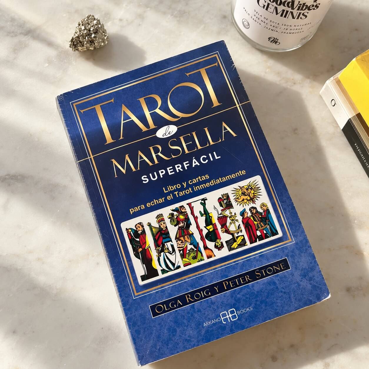 Tarot de Marsella Superfácil libro y cartas de Olga Roig y Peter Stone